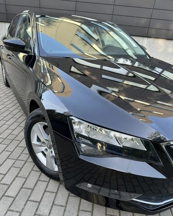 Skoda Superb cena 69900 przebieg: 168900, rok produkcji 2017 z Łomża małe 254